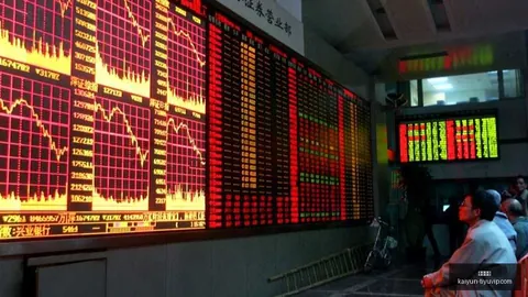 体育品牌携手战队，联名服饰热销